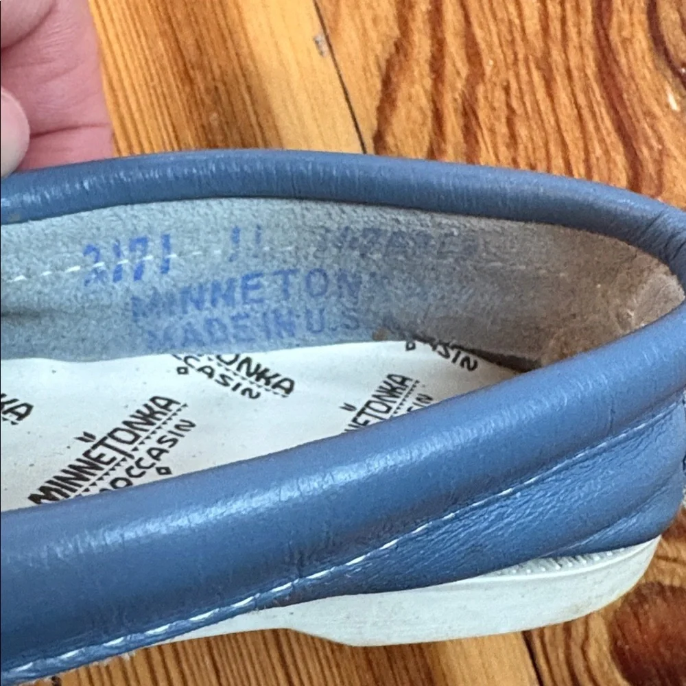 Minnetonka Kids Moccasins in Blue with Beaded Design